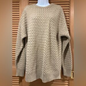 NEIMAN MARCUS 100% CASHMERE SWEATER
